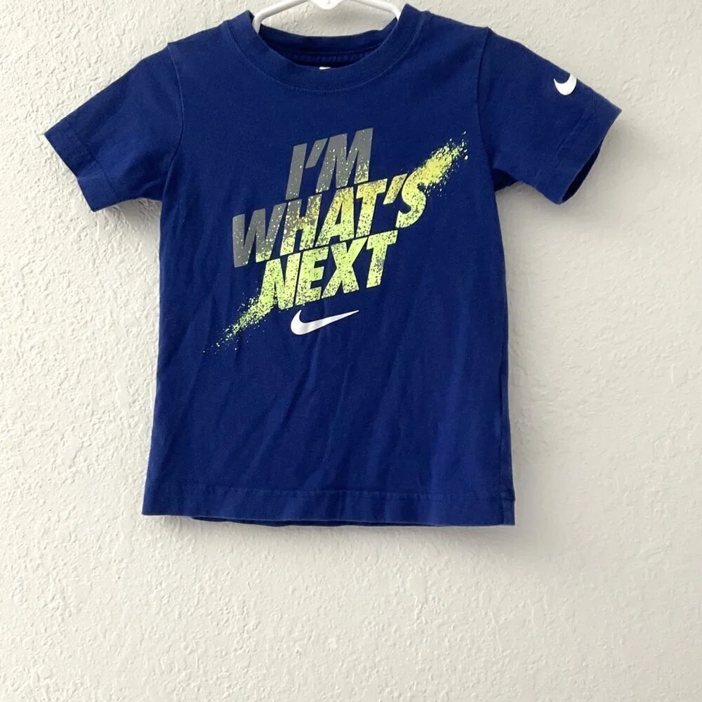NIKE TEE SHIRT “I’M WHAT’S NEXT” ATHELTIC CUT 3T
